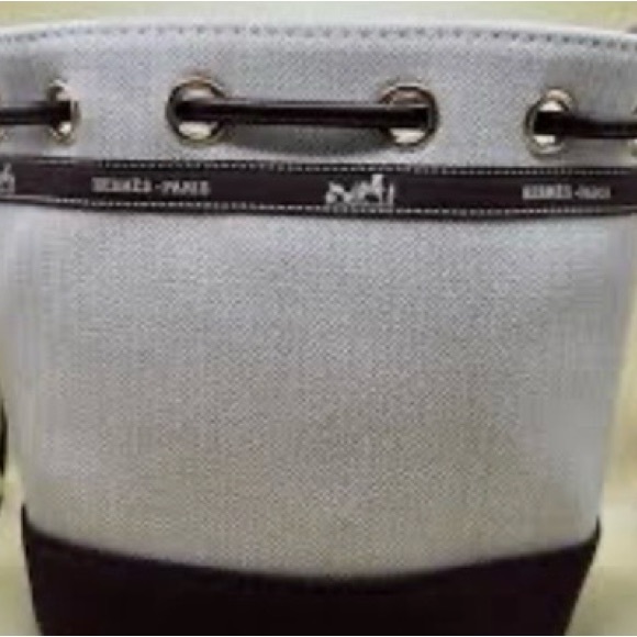 Hermes Brown and Cream Shoulder Bag with wristlet. - Picture 3 of 6